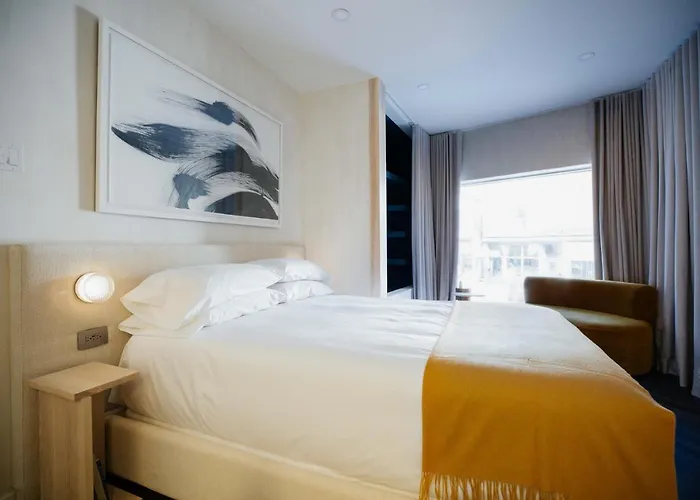 Ode Hostel Toronto